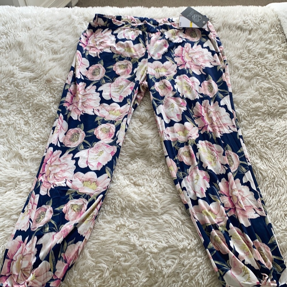 NWT Vince Camino Layla Jogger Grand Garden Print